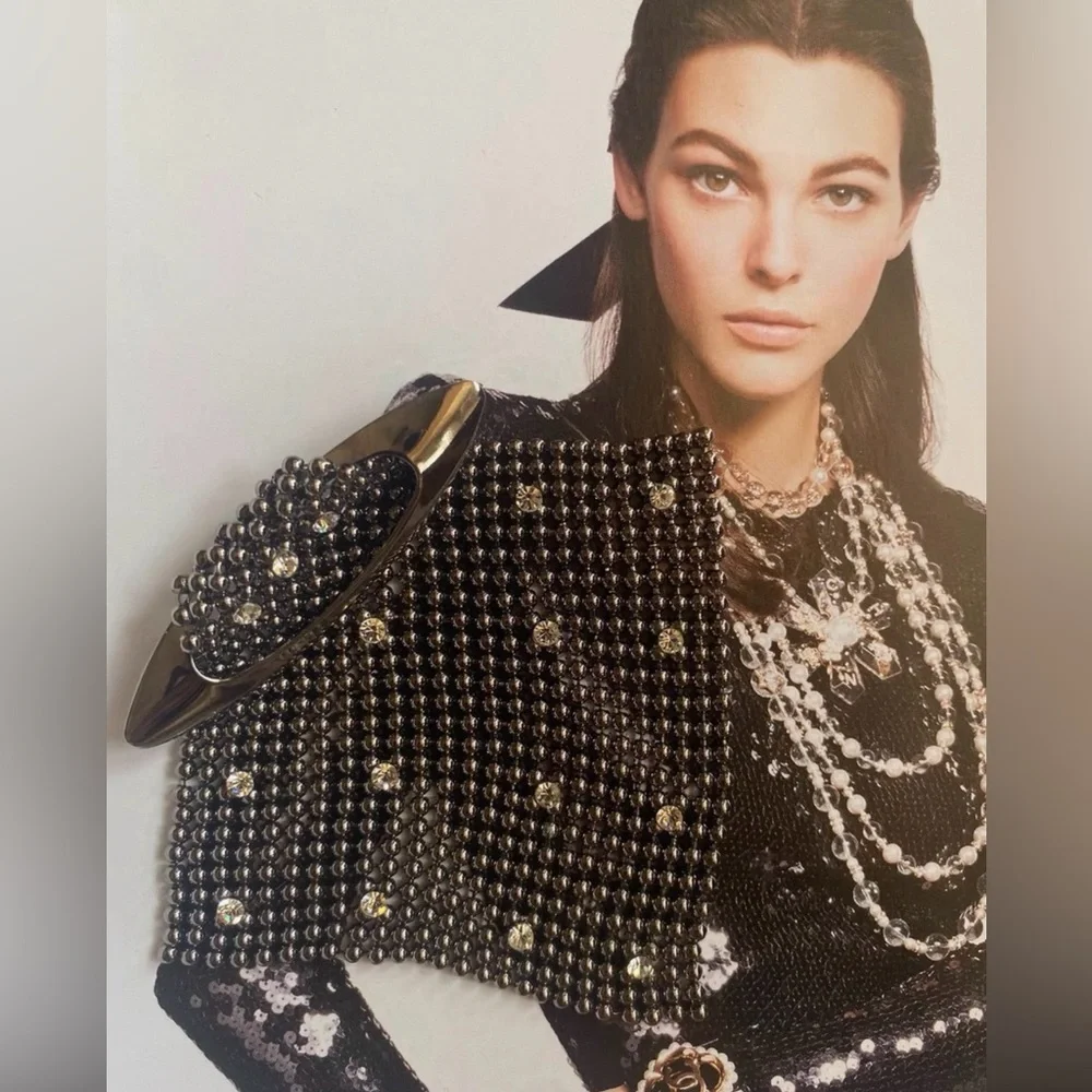 Silver Mesh Rhinestone Brooch - Picture 10 of 12